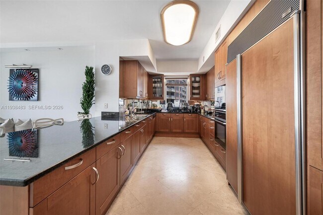 Building Photo - 799 Crandon Blvd