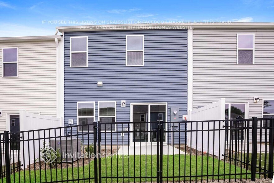 Building Photo - 803 Holiday Pk Ln