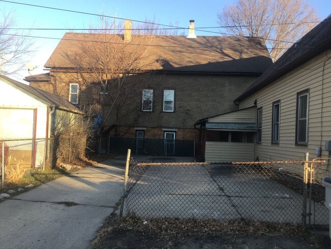 Building Photo - 2078 S 17th St