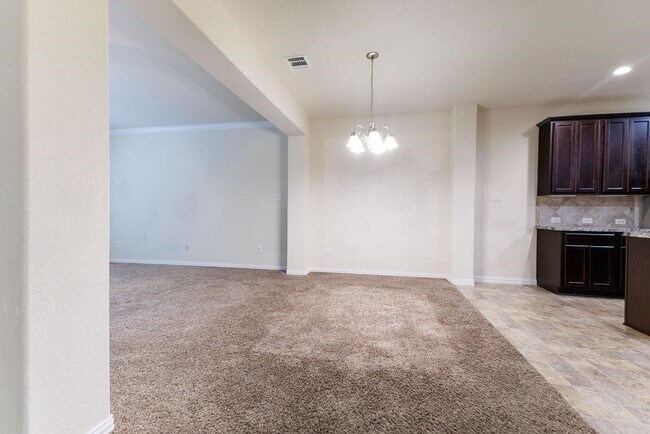 Building Photo - 11413 Hackmatack Way