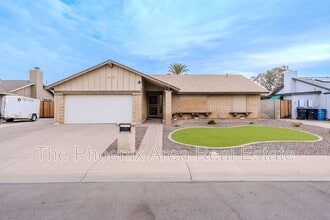 Building Photo - 3231 N Woodburne Dr