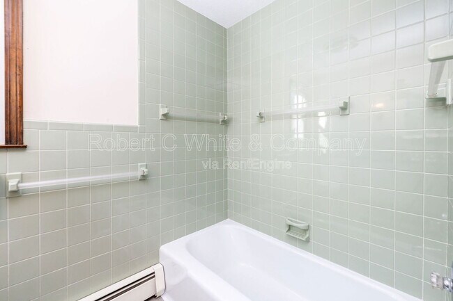 Building Photo - 42 Valley View Ln