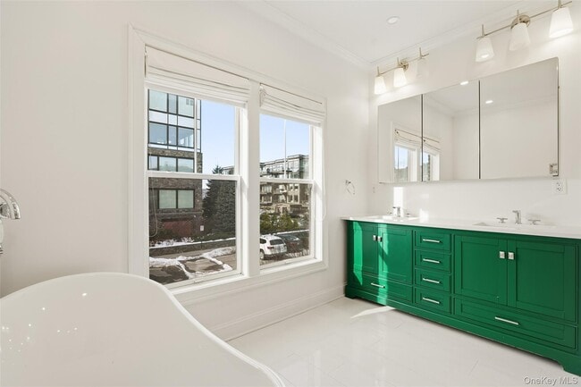 Building Photo - 21 Rivers Edge Dr