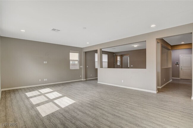 Building Photo - 6237 Fallsview Ct