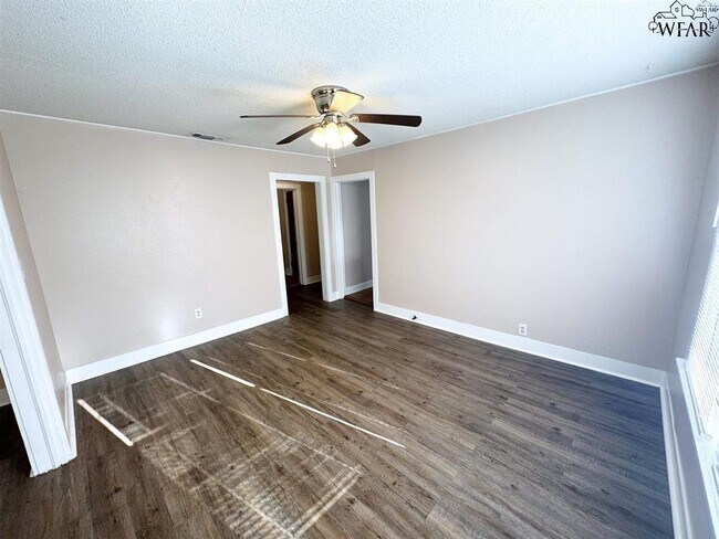 Building Photo - 1517 Blonde St