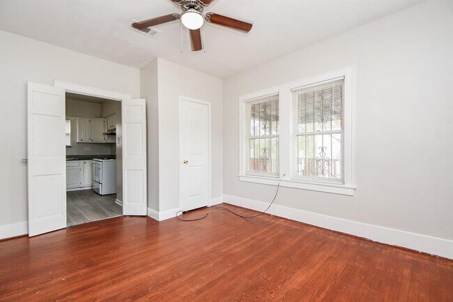 Building Photo - 5049 Jefferson St