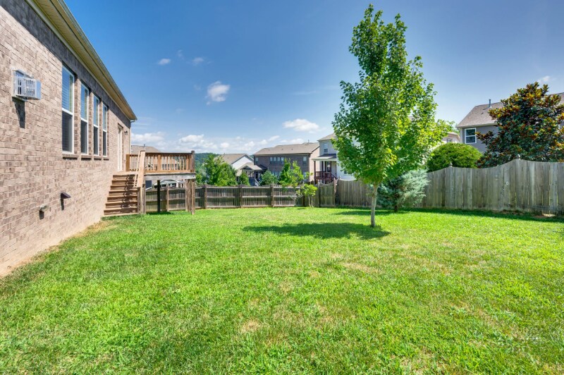 Building Photo - 1613 Lampwick Ct