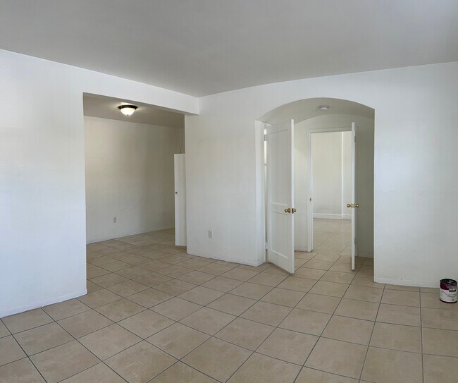 Building Photo - 9465 Abbott Ave