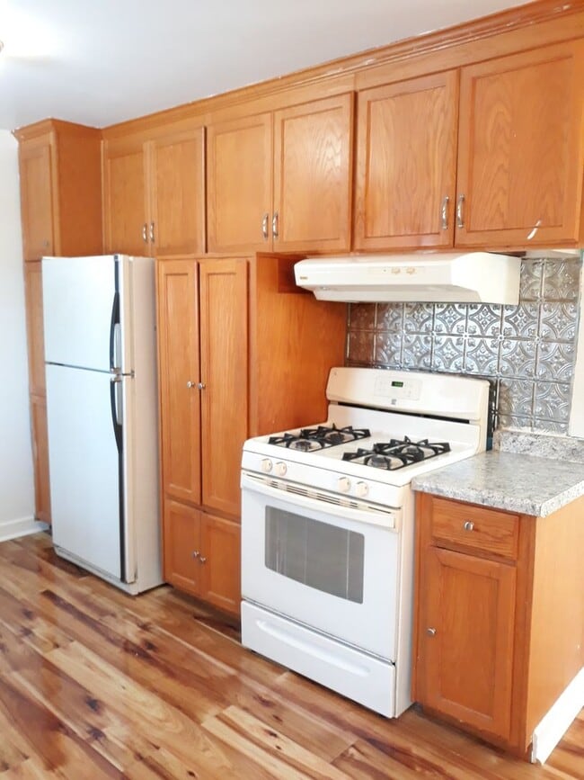 Building Photo - One level living *4Bed*2Bath Single Family Home. Available May 1!