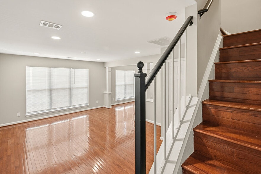 Building Photo - 11180 Rienzi Pl