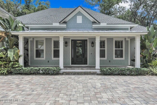 Primary Photo - Gorgeous 5 bedroom/ 3 bathroom cottage home in Palencia for rent!