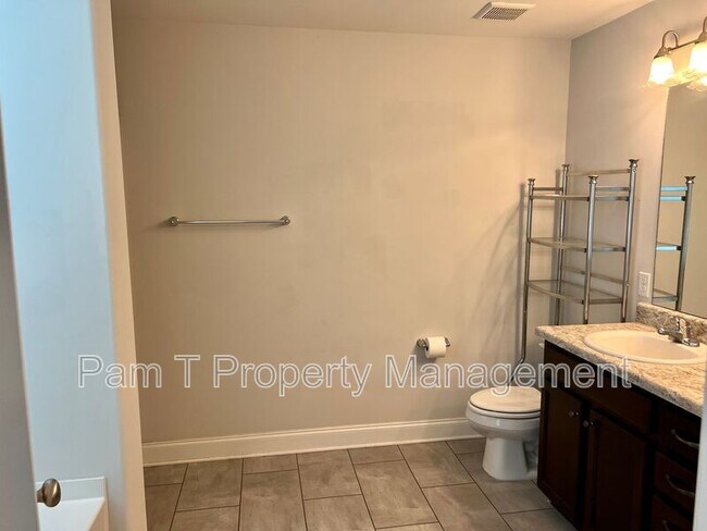 Building Photo - 1 Abaco Ct
