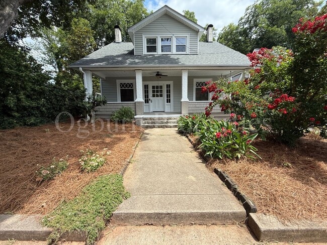 Primary Photo - 617 S Green St