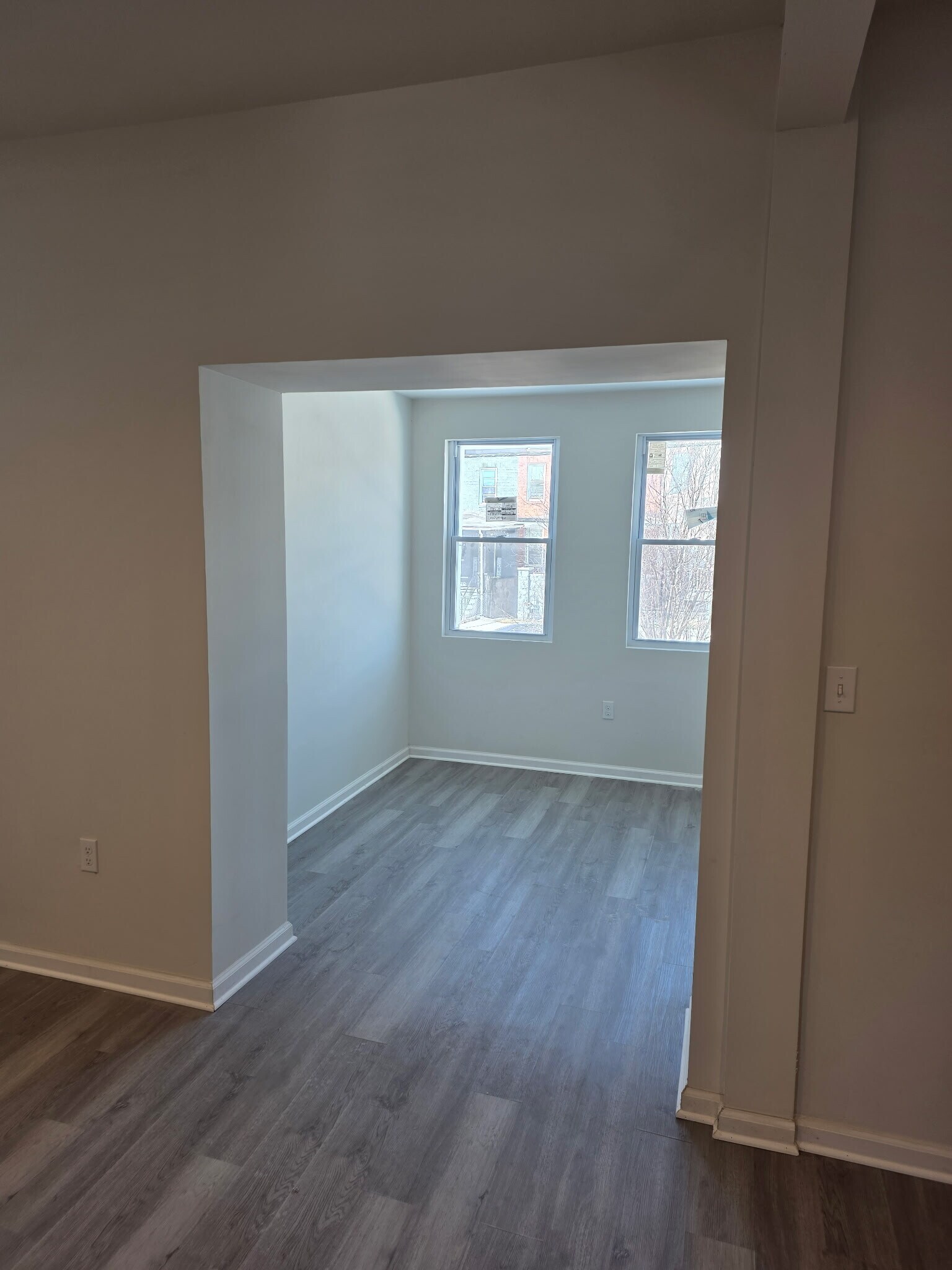 Building Photo - 2927 Oakley Ave