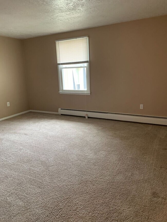 Building Photo - 2-Bedroom, 1-Bath