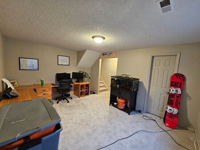 Building Photo - 3 Bed 2 Bath In Fountain Valley Ranch!!