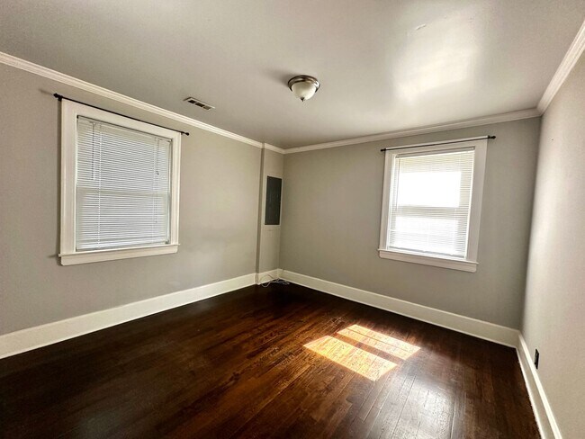 Building Photo - Updates to Inside and Outside!!  2/2 House with fence! Pet friendly!
