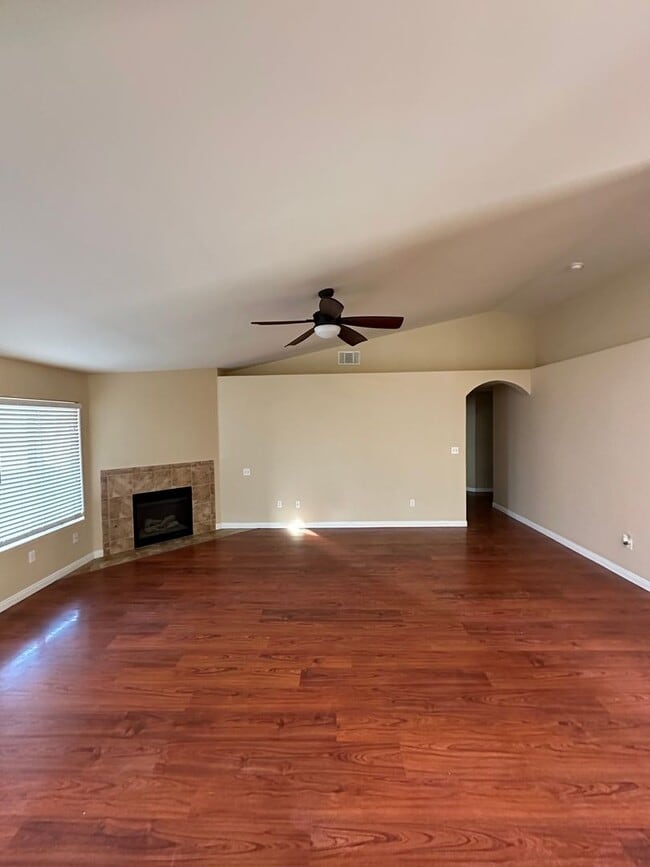 Building Photo - Beautiful Single Family Home in Bakersfield, CA