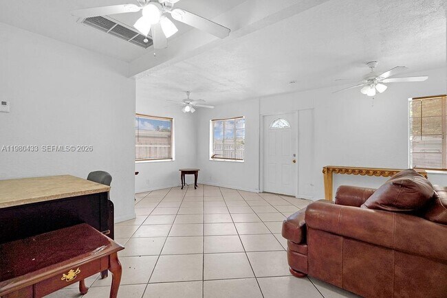 Building Photo - 2415 Pierce St