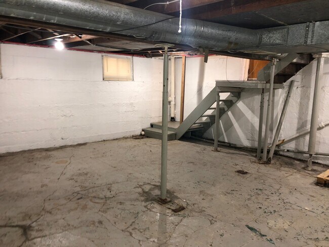 Building Photo - 3406 Robinwood Dr