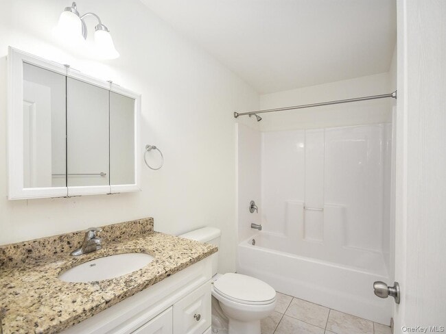 Building Photo - 400 Carney St