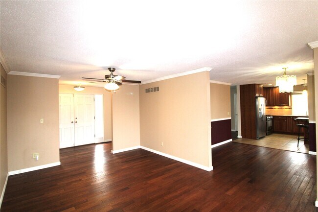 Building Photo - 736 Henry Ave