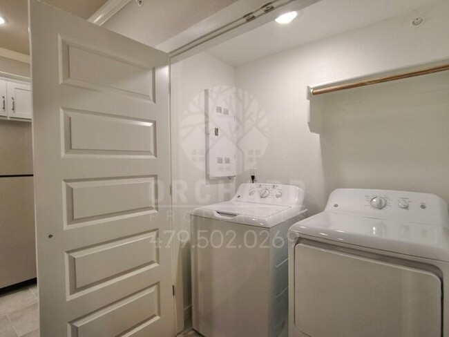 Building Photo - 1/1 Flat | Endura Park- New Apartments in ...