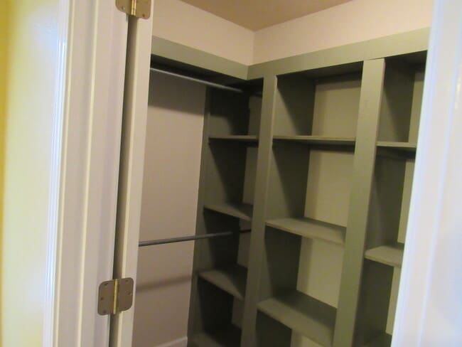 Building Photo - Contact Peggy 501 676 1758 Pets ok with approval