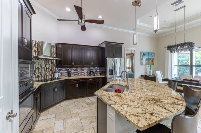 Building Photo - 1823 Cape Coral Pkwy W