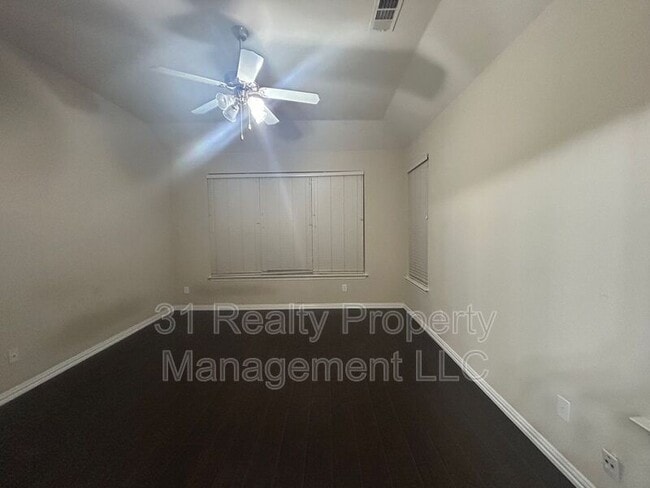 Building Photo - 10228 Ashburn Dr