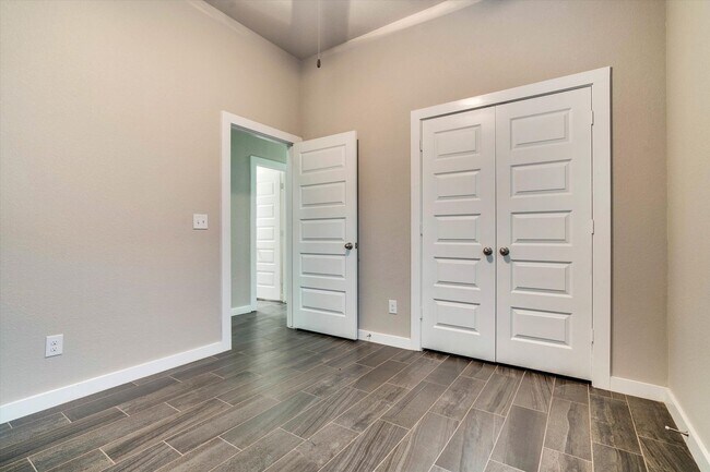 Building Photo - 130 Hidden Springs Dr