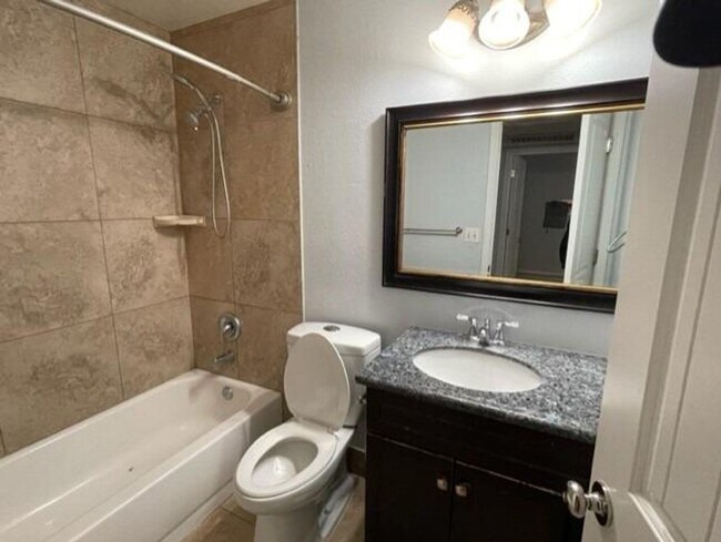 Building Photo - Condo for Rent – Antelope, CA