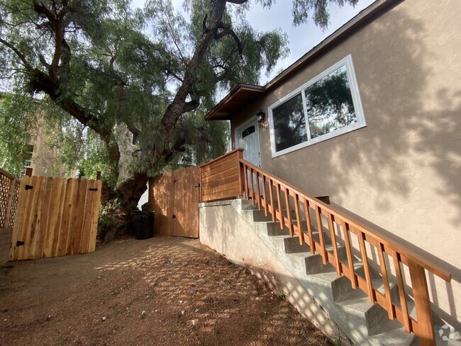 Building Photo - 5940 Lauretta St