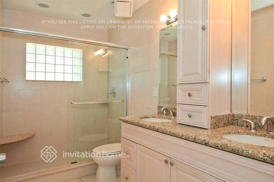 Building Photo - 5148 NW 47th Ave