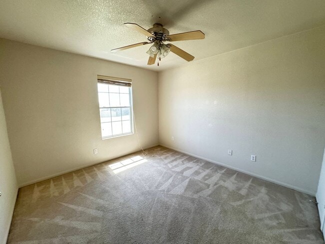 Building Photo - 3301 Bull Run Dr