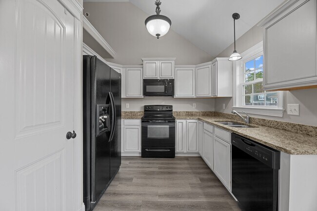 Building Photo - 108 Coree Way