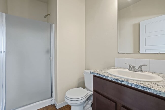 Building Photo - Beautiful Home in Garden City!