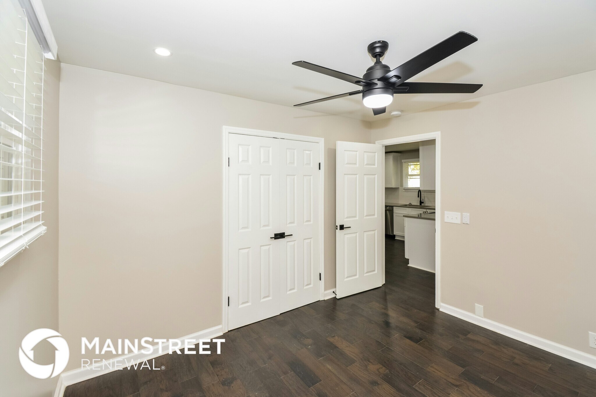 Building Photo - 1305 Coreland Dr