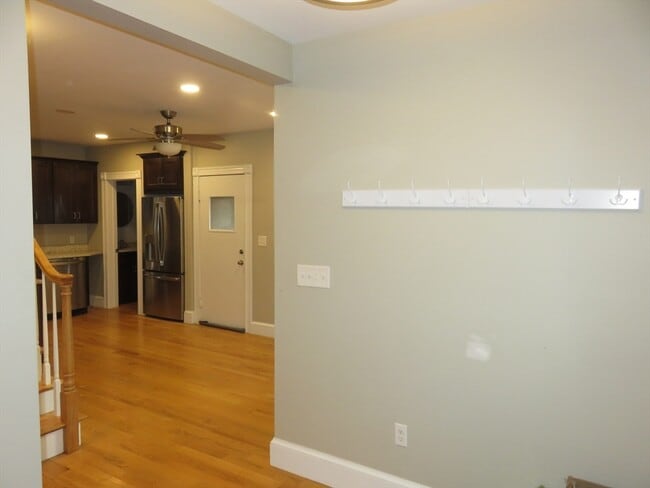 Building Photo - 192 Willow St