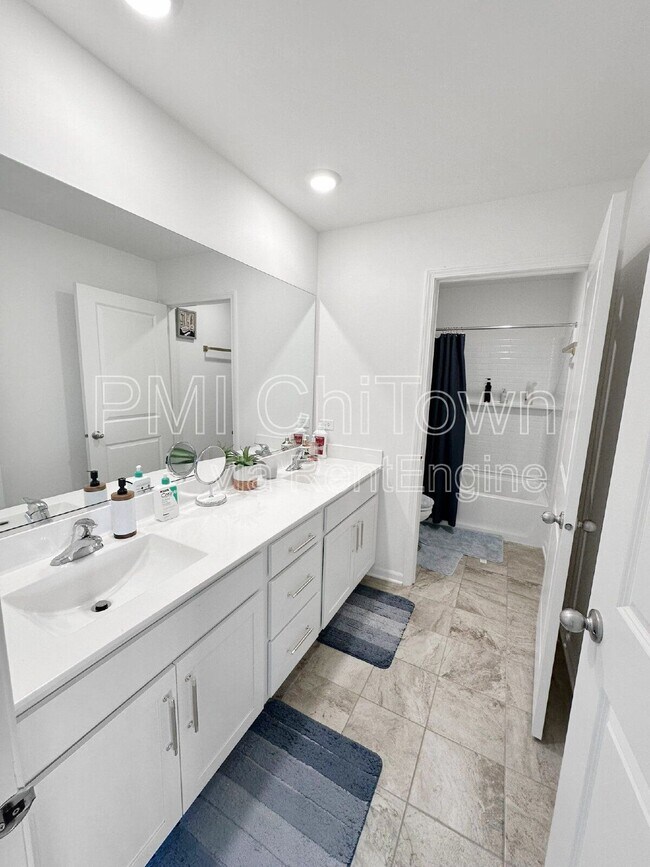 Building Photo - 765 Kentshire Cir