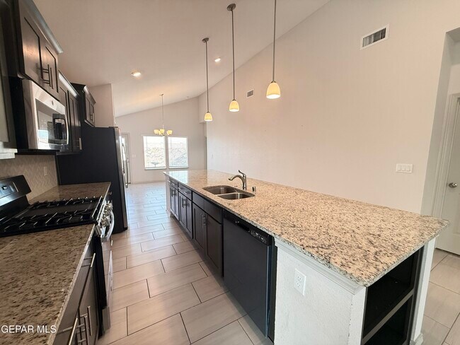 Building Photo - 12396 Polo Norte Dr