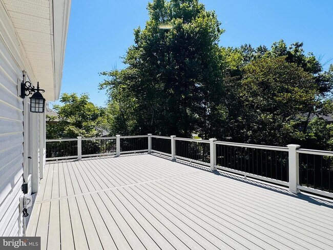Building Photo - 5 Averil Ct