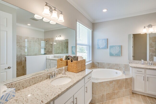 Building Photo - 15968 Leaning Pine Ln