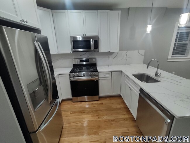 Building Photo - 15 Harold St