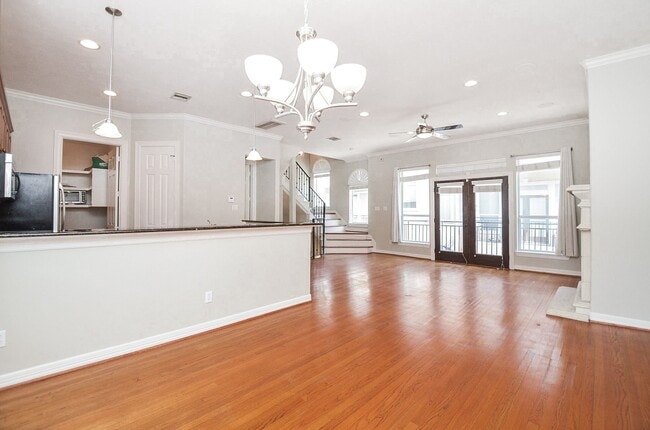 Building Photo - 1148 W 25th St