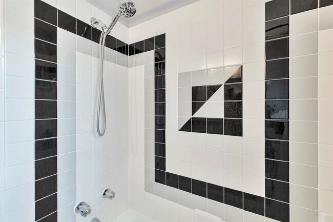 Building Photo - 1715 W St Johns Ave