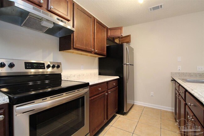 Building Photo - 6948 Spanish Trail