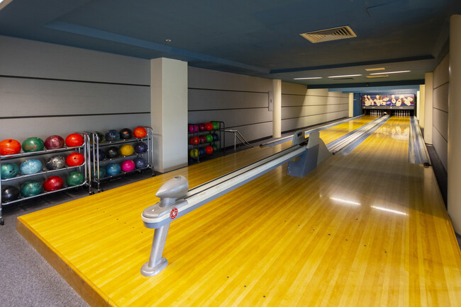 Bowling Alley - 1212 Nuuanu Ave