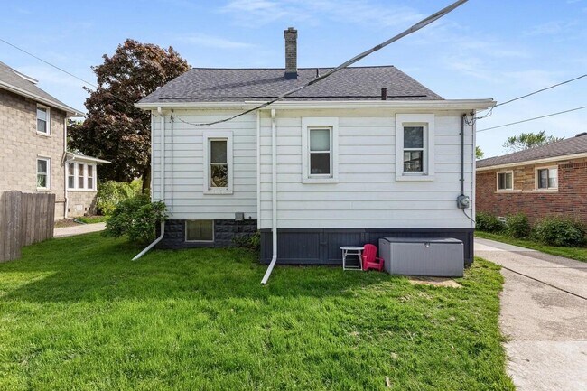 Building Photo - 22713 Lanse St