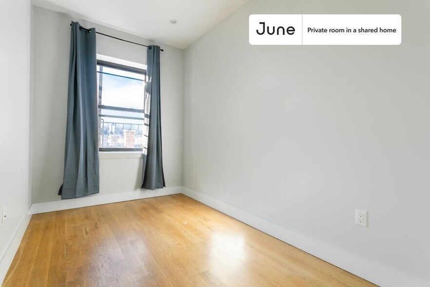 Building Photo - Room in Shared 3 bed/1 bath home